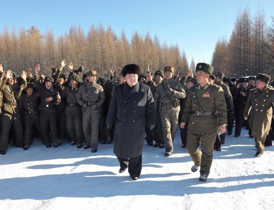  	Ông Kim Jong-un đến khu trượt tuyết đèo Masik ngày 31-12