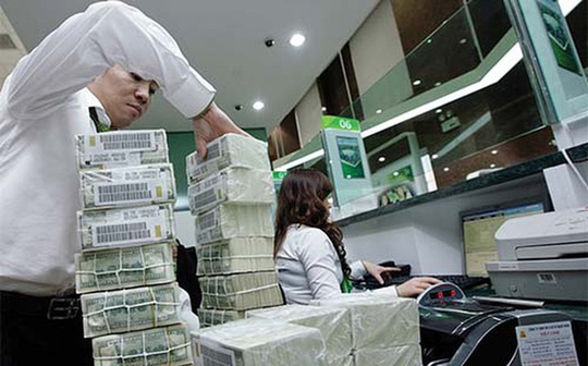 Việt Nam đang nới lỏng chính sách tiền tệ? - Ảnh 1.