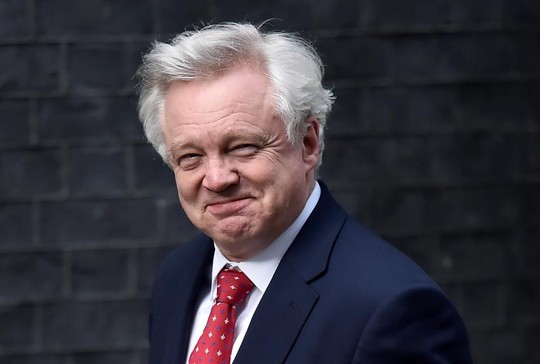 Bộ trưởng phụ trách vấn đề Brexit của Anh David Davis. Ảnh: REUTERS