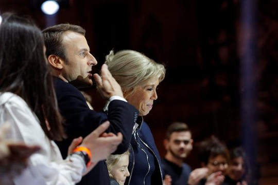 Ông Macron: Tay ngang thành tổng thống trẻ nhất nước Pháp - Ảnh 1.