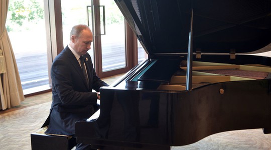 Ông Putin chưa biết chọn điệu nhạc nào dành cho ông Trump - Ảnh 1.