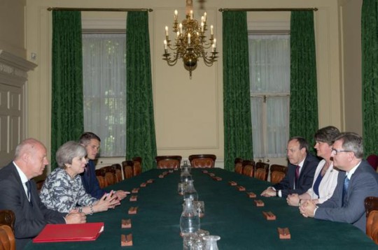 Thỏa thuận đắt giá gần 1,3 tỉ USD của thủ tướng Anh - Ảnh 1.