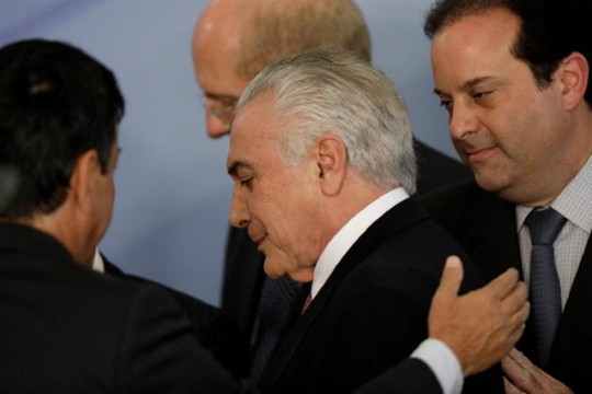Brazil: Lao xe vào dinh đòi tổng thống từ chức  - Ảnh 1.