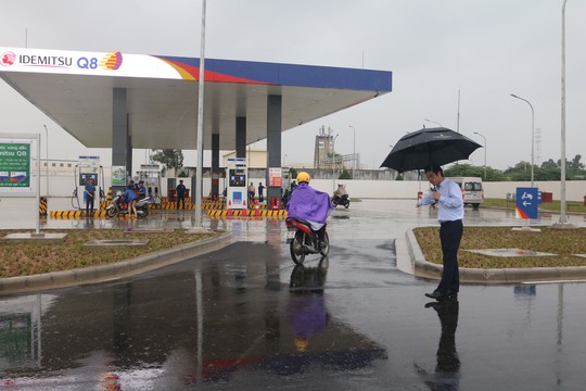 Xăng dầu trong cuộc chơi mới - Ảnh 1. Xăng dầu trong cuộc chơi mới - Ảnh 1.
