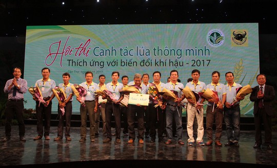 Nông dân khá hơn với Canh tác lúa thông minh - Ảnh 1.