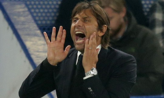 Conte đớp thẳng Mourinho sau khi bị đá xoáy - Ảnh 1.