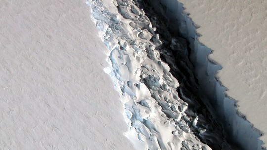 Tảng băng 1.000 tỉ tấn sắp tách khỏi Nam Cực - Ảnh 1.