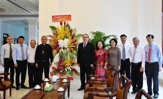 Bí thư Nguyễn Thiện Nhân thăm, chúc mừng lễ Giáng sinh - Ảnh 2.