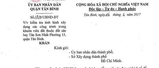 Nhiều công trình không phép trong khu sân bay Tân Sơn Nhất - Ảnh 1. Nhiều công trình không phép trong khu sân bay Tân Sơn Nhất - Ảnh 1.