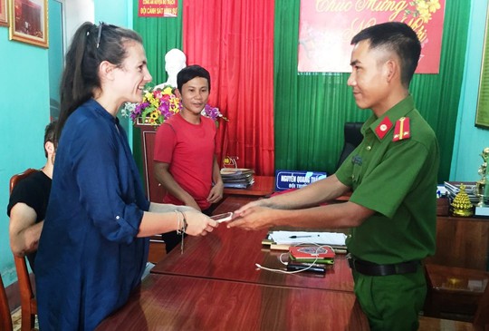 Bắt giữ đối tượng trong một ngay 2 lần cướp tài sản của du khách - Ảnh 2. Bắt giữ đối tượng trong một ngay 2 lần cướp tài sản của du khách - Ảnh 2.