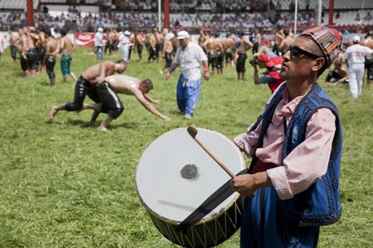 10 lễ hội đáng sợ nhất thế giới - Ảnh 2.