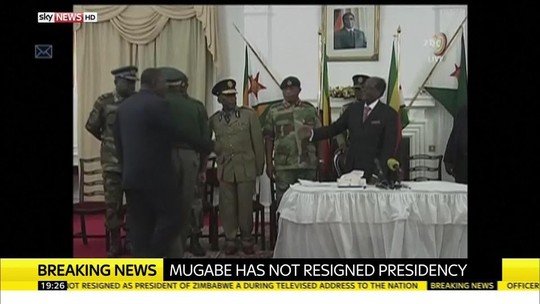 
Ông Mugabe sẽ đối mặt với khả năng bị luận tội nếu không từ chức. Ảnh: SKY NEWS
