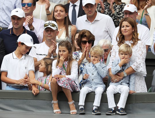 Federer lần thứ 8 vô địch Wimbledon - Ảnh 4. Federer lần thứ 8 vô địch Wimbledon - Ảnh 4.