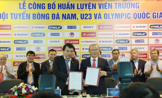 Tân HLV trưởng đội tuyển Việt Nam hứa gì? - Ảnh 2. Tân HLV trưởng đội tuyển Việt Nam hứa gì? - Ảnh 2.