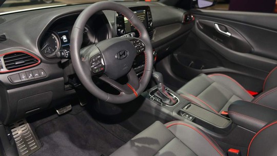 Xe gia đình Hyundai Elantra GT 2018 có giá 460 triệu đồng - Ảnh 6.