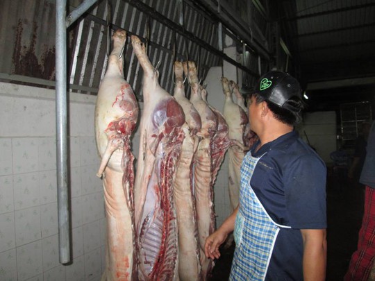 Giá thịt tăng đột biến sau vụ hơn 4.000 con heo nghi bị tiêm thuốc - Ảnh 1.