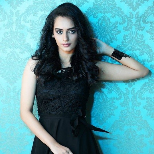 2223manushi-chillar-femina-miss-india-ha