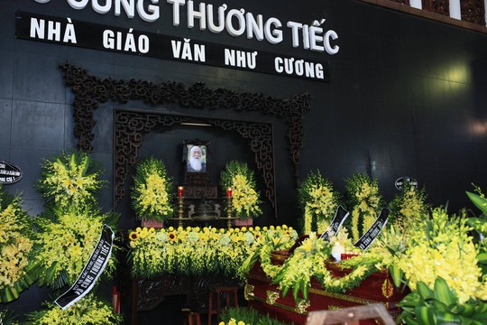 Nghẹn ngào xúc động lễ tang Thầy Văn Như Cương - Ảnh 5. Nghẹn ngào xúc động lễ tang Thầy Văn Như Cương - Ảnh 5.