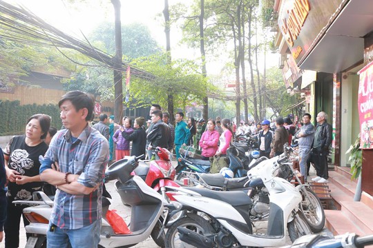 Cháy lớn quán cà phê tại quận Ba Đình - Ảnh 5. Cháy lớn quán cà phê tại quận Ba Đình - Ảnh 5.