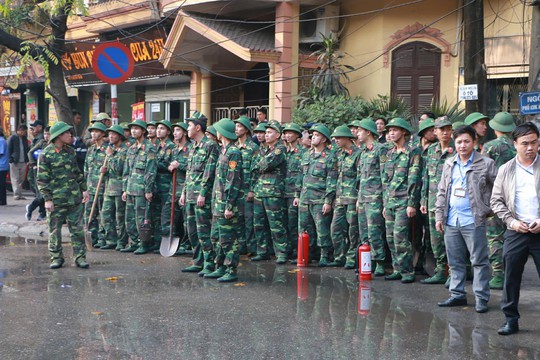 Cháy lớn quán cà phê tại quận Ba Đình - Ảnh 6. Cháy lớn quán cà phê tại quận Ba Đình - Ảnh 6.