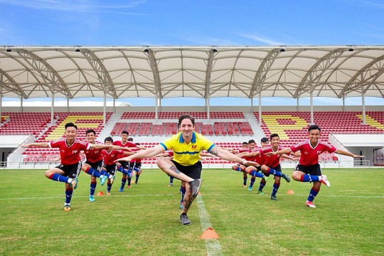 PVF khai  trương cơ sở mới - tổ chức giao hữu quốc tế và bổ nhiệm giám đốc bóng đá - Ảnh 3.