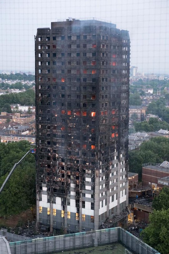 Vụ cháy ở London: Hơn 100 người có thể đã thiệt mạng - Ảnh 1.