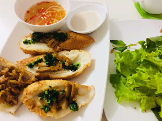 Bánh mì hấp bì, đố ai tìm ra dư âm đồ cũ - Ảnh 3.