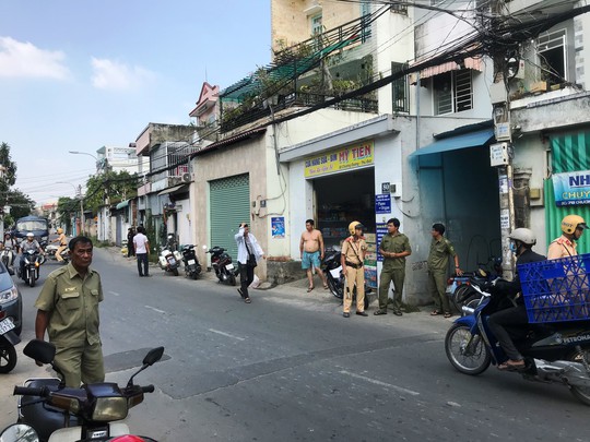Vụ 3 người tử vong ở Thủ Đức: Nợ 30 triệu đồng, chồng giết vợ con rồi tự tử - Ảnh 2. Vụ 3 người tử vong ở Thủ Đức: Nợ 30 triệu đồng, chồng giết vợ con rồi tự tử - Ảnh 2.