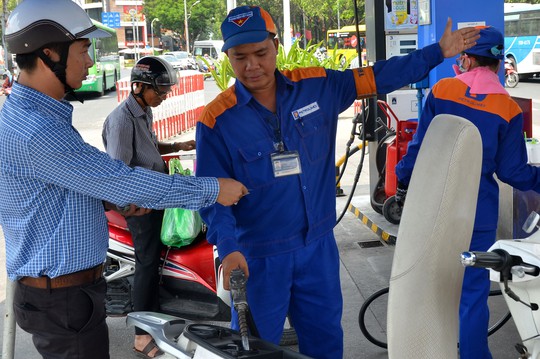 Tăng thuế xăng dầu: Không thuyết phục! - Ảnh 1. Tăng thuế xăng dầu: Không thuyết phục! - Ảnh 1.