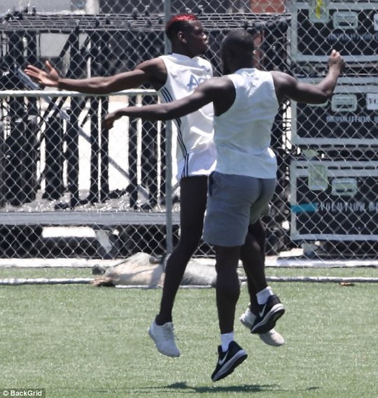 Người đẹp tóc vàng bí ẩn của Pogba ở Mỹ - Ảnh 8. Người đẹp tóc vàng bí ẩn của Pogba ở Mỹ - Ảnh 8.