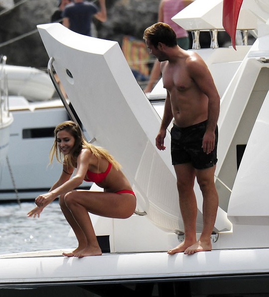 Mừng khỏi bệnh, Mario Gotze đưa người đẹp du hí - Ảnh 5. Mừng khỏi bệnh, Mario Gotze đưa người đẹp du hí - Ảnh 5.
