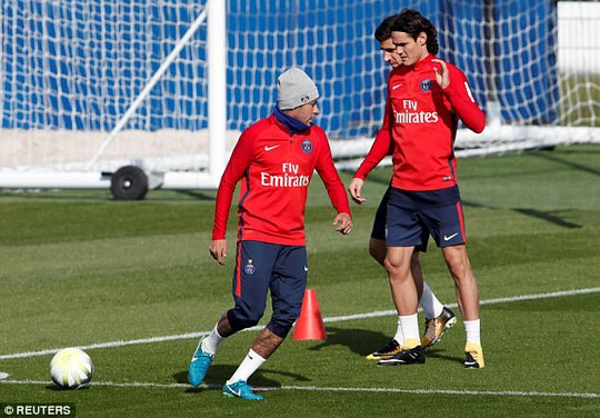 Neymar không nhìn mặt Cavani trong buổi tập - Ảnh 2. Neymar không nhìn mặt Cavani trong buổi tập - Ảnh 2.