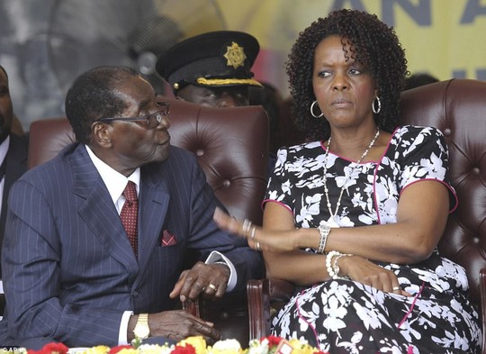 Hai người vợ tạo nên cuộc đời tổng thống Zimbabwe - Ảnh 4.