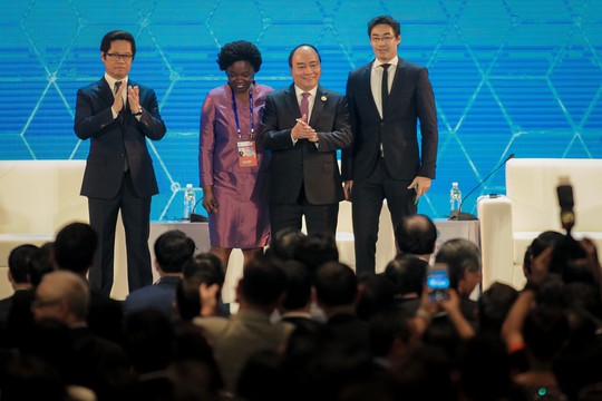 APEC 2017: Thủ tướng trao đổi với lãnh đạo doanh nghiệp - Ảnh 2.