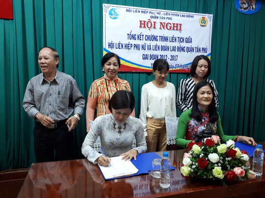 Phối hợp chăm lo cho nữ CNVC-LĐ - Ảnh 1.