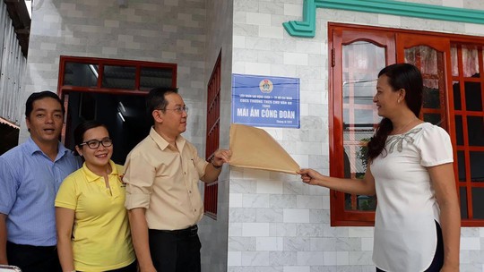 Tích cực chăm lo chỗ ở cho đoàn viên nghèo - Ảnh 1.