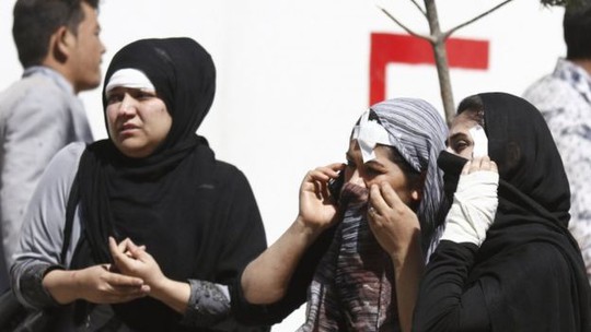 Đ&aacute;nh bom chấn động khu ngoại giao, 430 người thương vong - Ảnh 2.