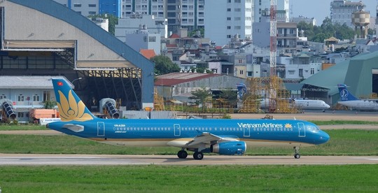 Hạ cánh khẩn cấp, Vietnam Airlines cứu mạng 2 hành khách - Ảnh 1.