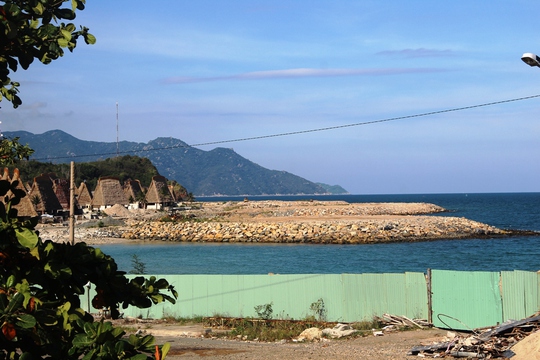 Cận cảnh hàng loạt dự án lấn biển xâu xé vịnh Nha Trang - Ảnh 1. Cận cảnh hàng loạt dự án lấn biển xâu xé vịnh Nha Trang - Ảnh 1.