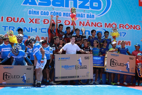 Vận động hơn 1,2 tỉ đồng làm từ thiện thông qua giải đua xe đạp - Ảnh 2.