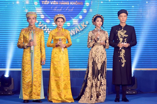 Tiếp viên Vietnam Airlines catwalk cực chuẩn trong cuộc thi tài sắc - Ảnh 4.
