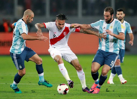 Ý, Argentina sợ mất vé World Cup - Ảnh 1.