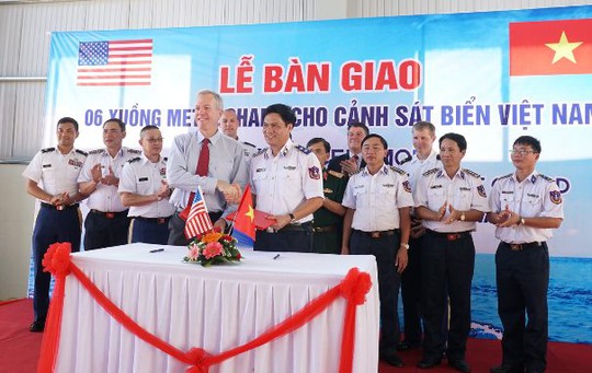Mỹ bàn giao 6 xuồng tuần tra cao tốc cho Cảnh sát Biển Việt Nam - Ảnh 4.