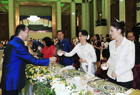 Những hình ảnh ấn tượng tại tiệc chiêu đãi các nhà lãnh đạo APEC - Ảnh 9.