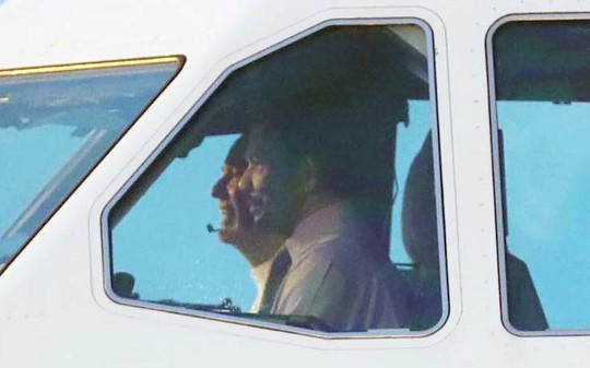 Vua Brunei tự lái chuyên cơ tới Đà Nẵng - Ảnh 3.