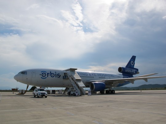 BV bay Orbis dừng tại Sân bay Phù Cát (Bình Định)