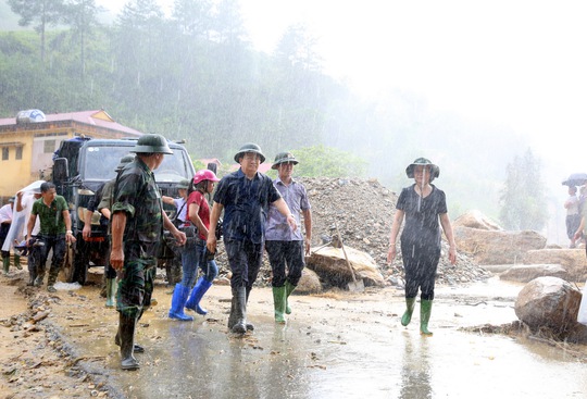Thủ tướng: Yên Bái, Sơn La tiếp tục di dời dân khỏi vùng nguy hiểm - Ảnh 7.