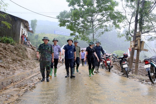Thủ tướng: Yên Bái, Sơn La tiếp tục di dời dân khỏi vùng nguy hiểm - Ảnh 2.