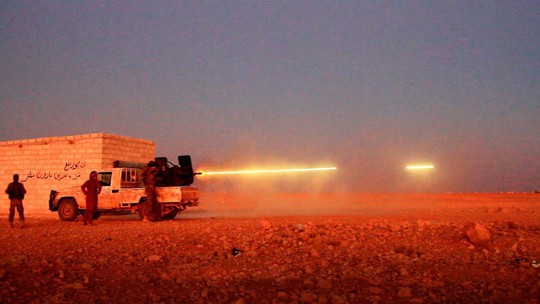 Vũ khí Mỹ rơi vào tay IS - Ảnh 1.