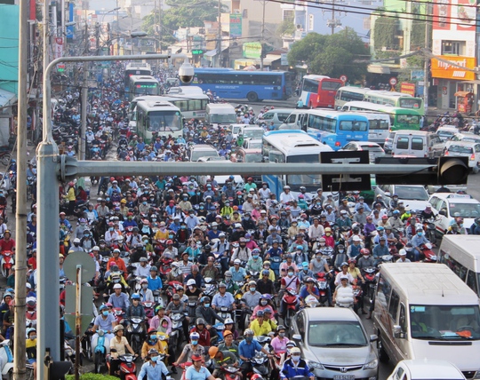 
Tình trạng ùn tắc giao thông tại TP HCM ngày càng nghiêm trọng Ảnh: GIA MINH
